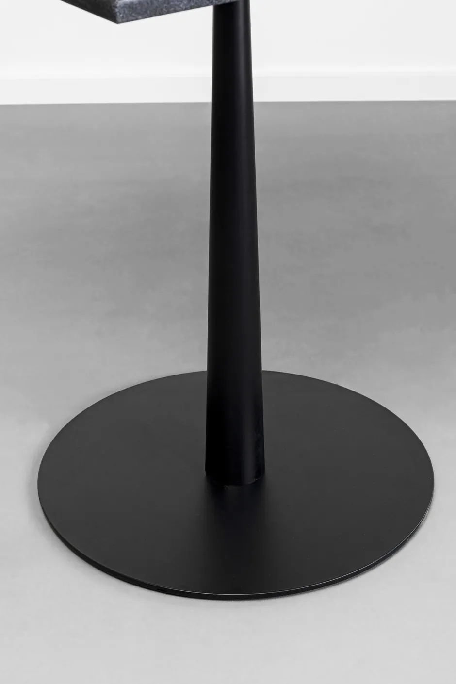 KARE Bistrotisch Capri Schwarz 70x70cm