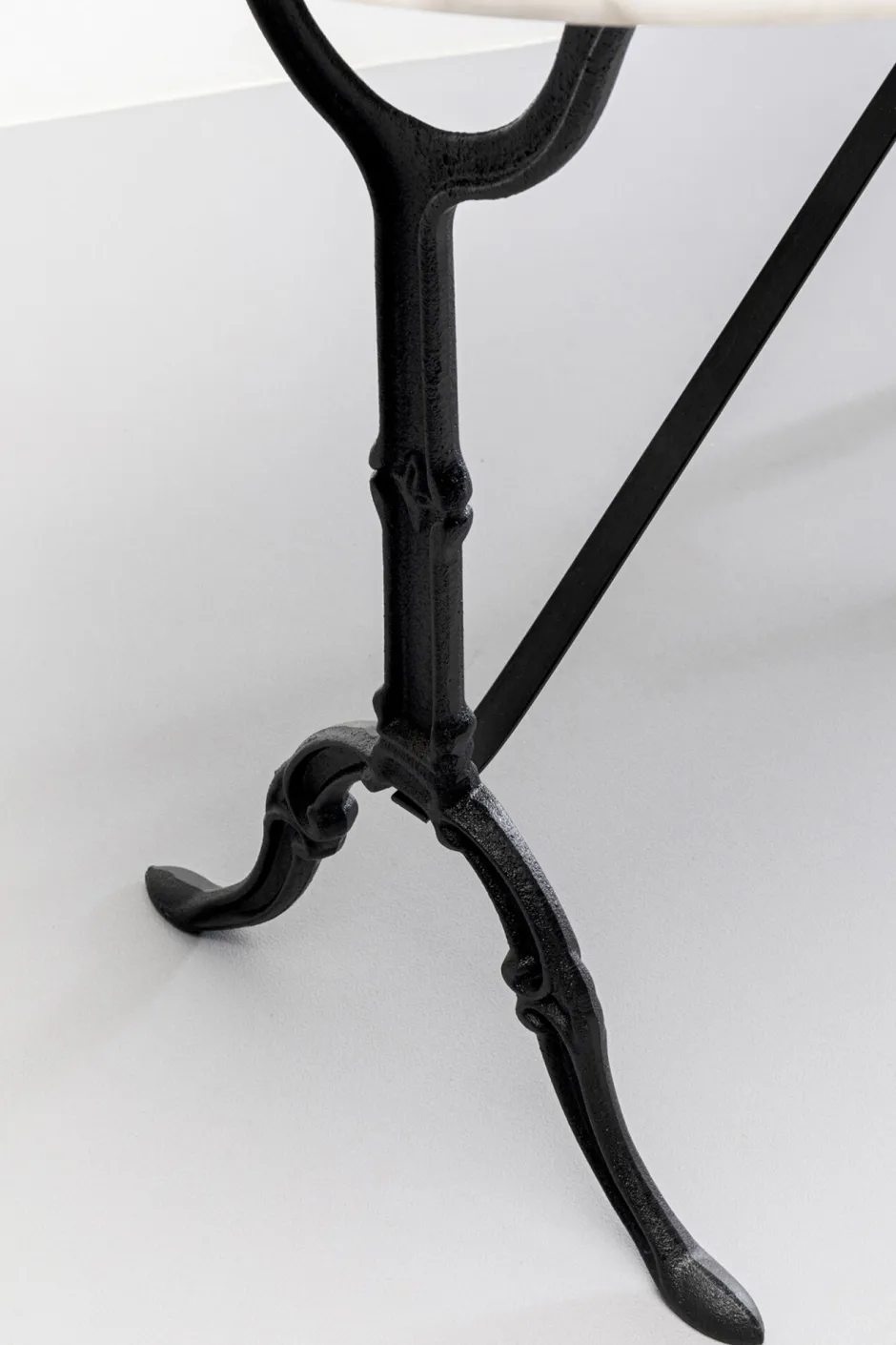 KARE Bistrotisch Kaffeehaus Oval Weiß 120x60cm