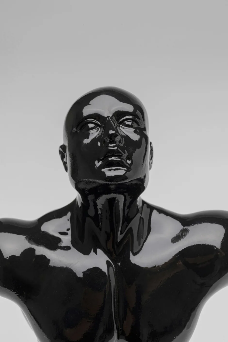 KARE Deko Figur Jumper Schwarz 37cm