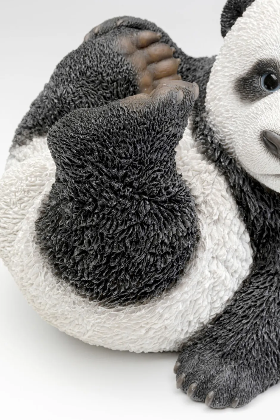 KARE Deko Figur Lying Panda Baby 25cm