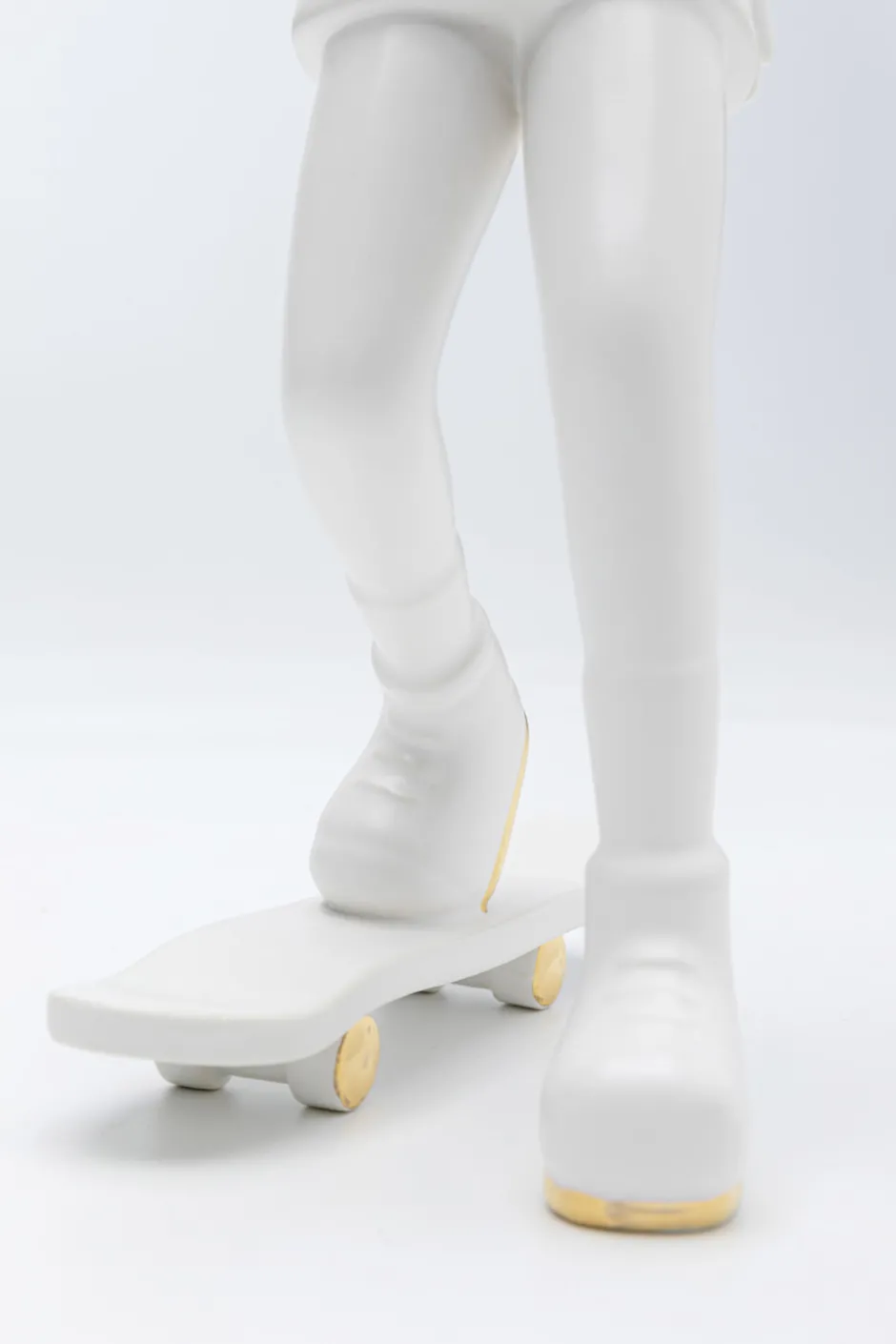 KARE Deko Figur Skating Astronaut Weiß 33cm
