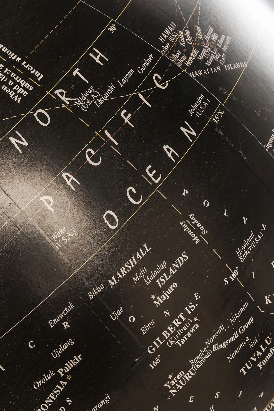 KARE Deko Globus Earth Schwarz