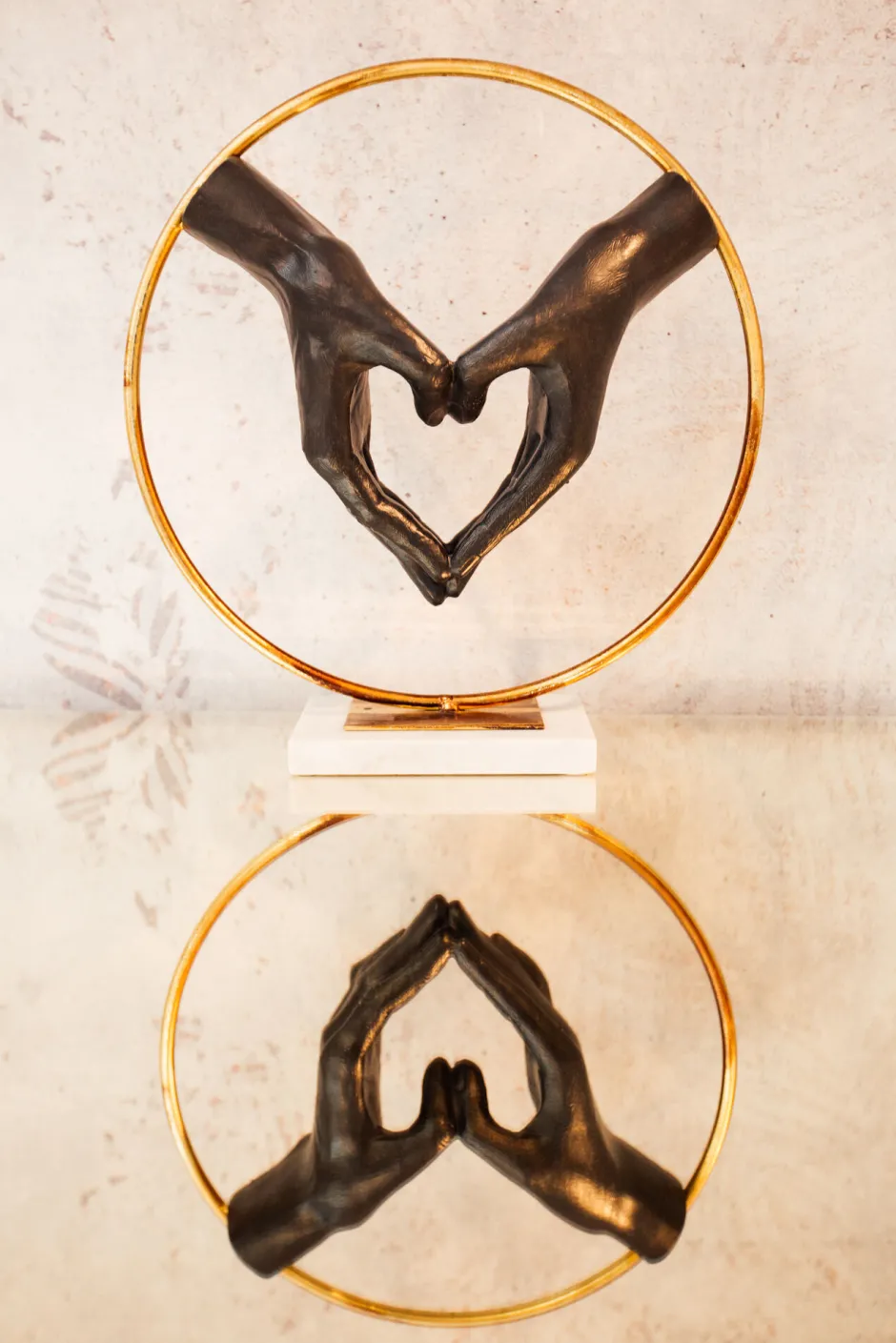 KARE Deko Objekt Elements Heart Hand 62cm