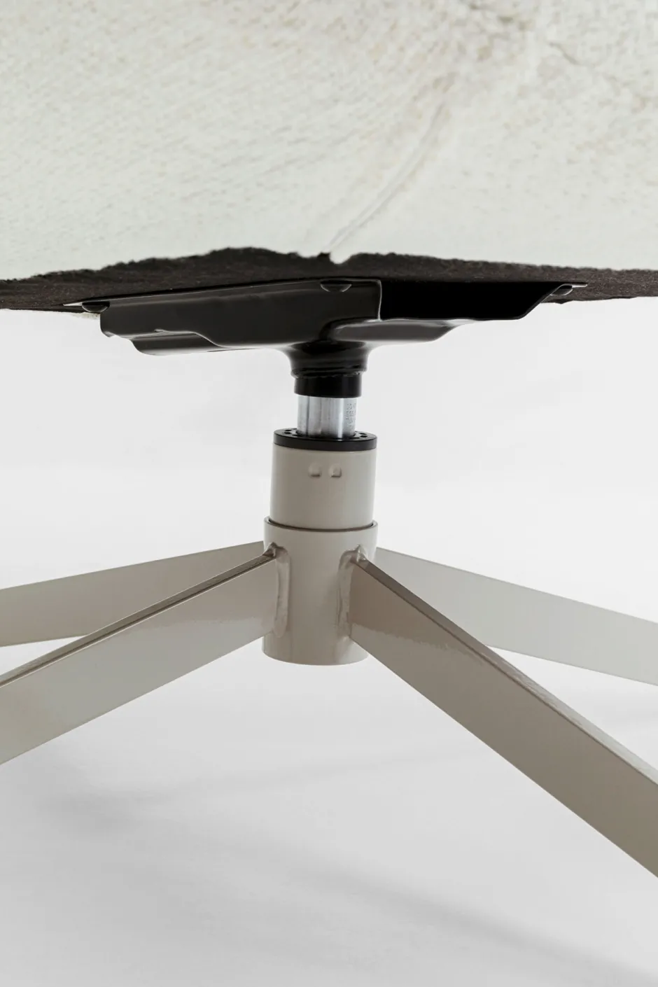 KARE Drehsessel Mimi Creme