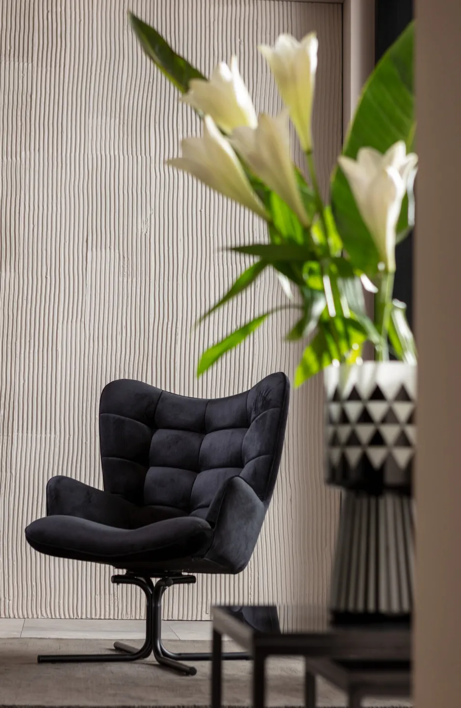 KARE Drehsessel Oscar Velvet Schwarz