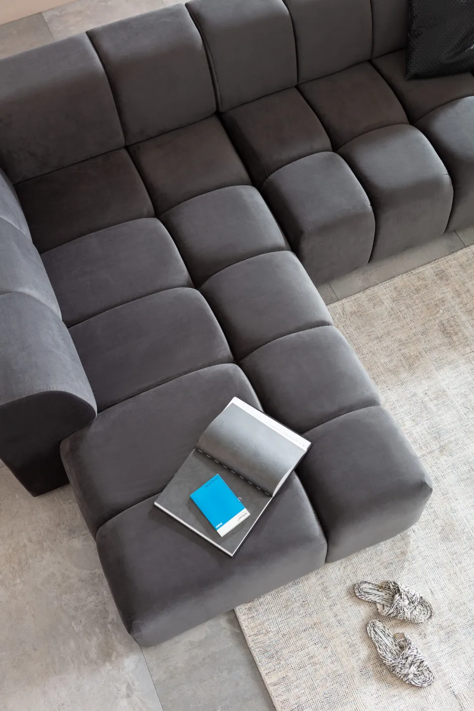 KARE Ecksofa Belami Velvet Grau Links