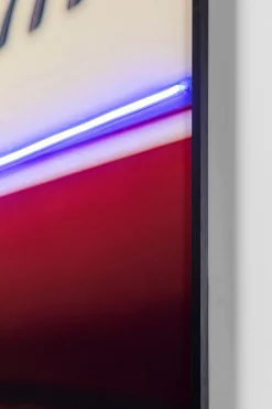 KARE Gerahmtes Bild LED Jetset Pose Lady 120x80cm