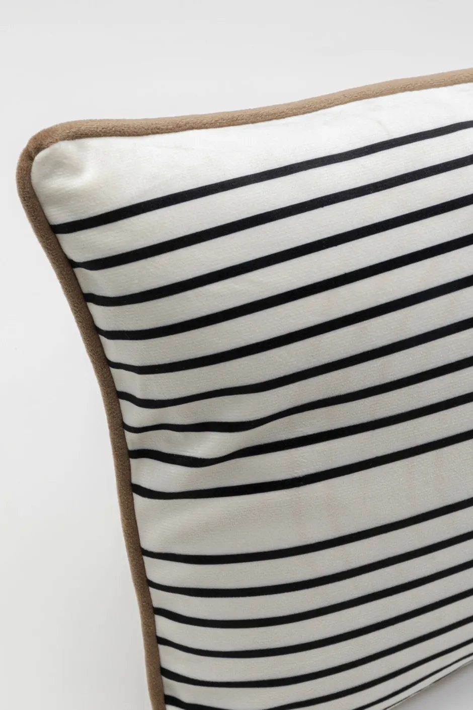 KARE Kissen Magnet 50x30cm