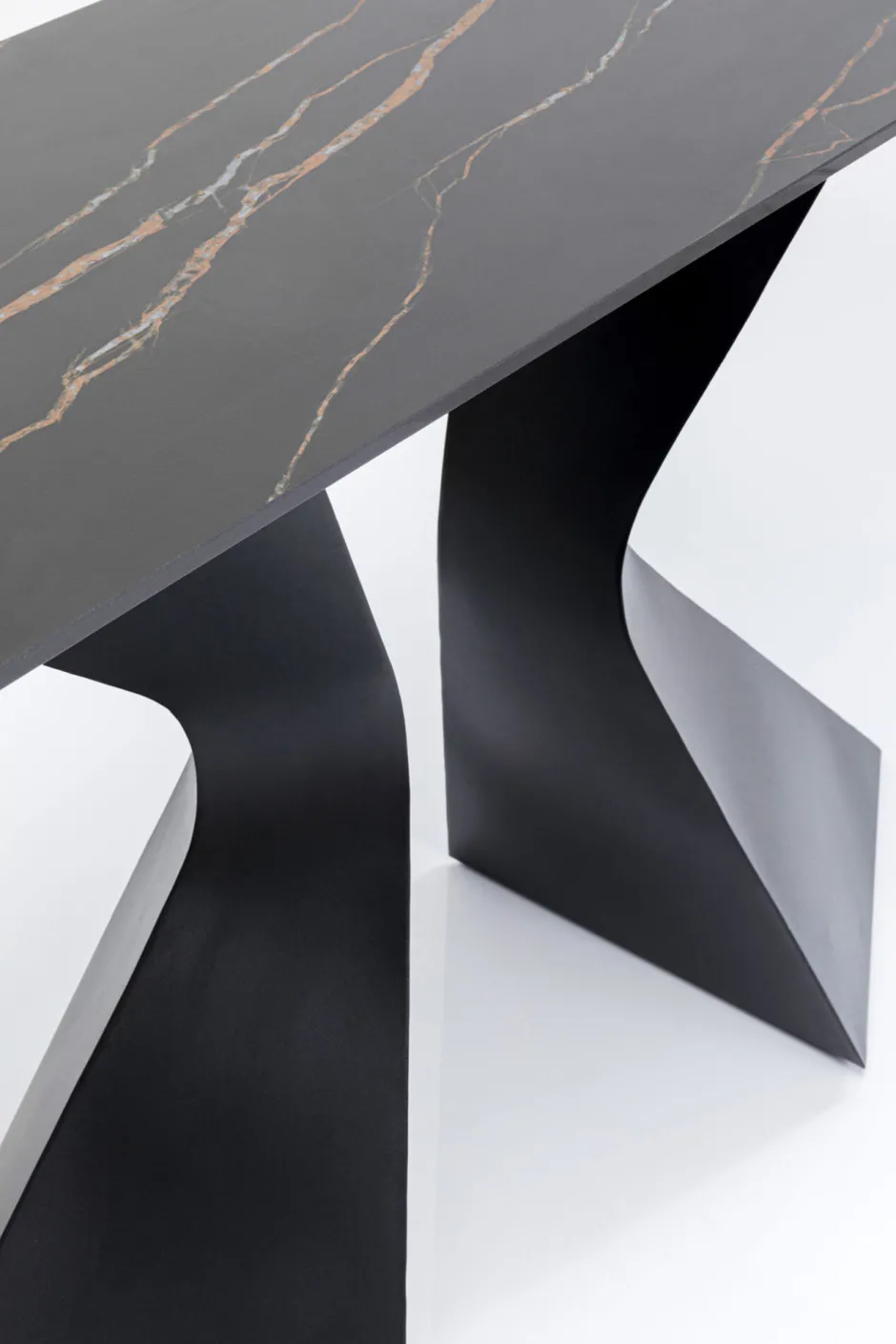 KARE Konsole Gloria Schwarz Keramik 140x81cm