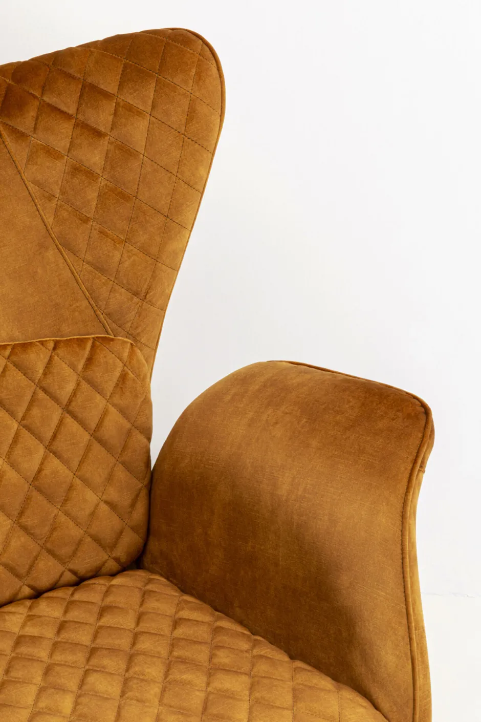 KARE Sessel Tudor Velvet Goldbraun