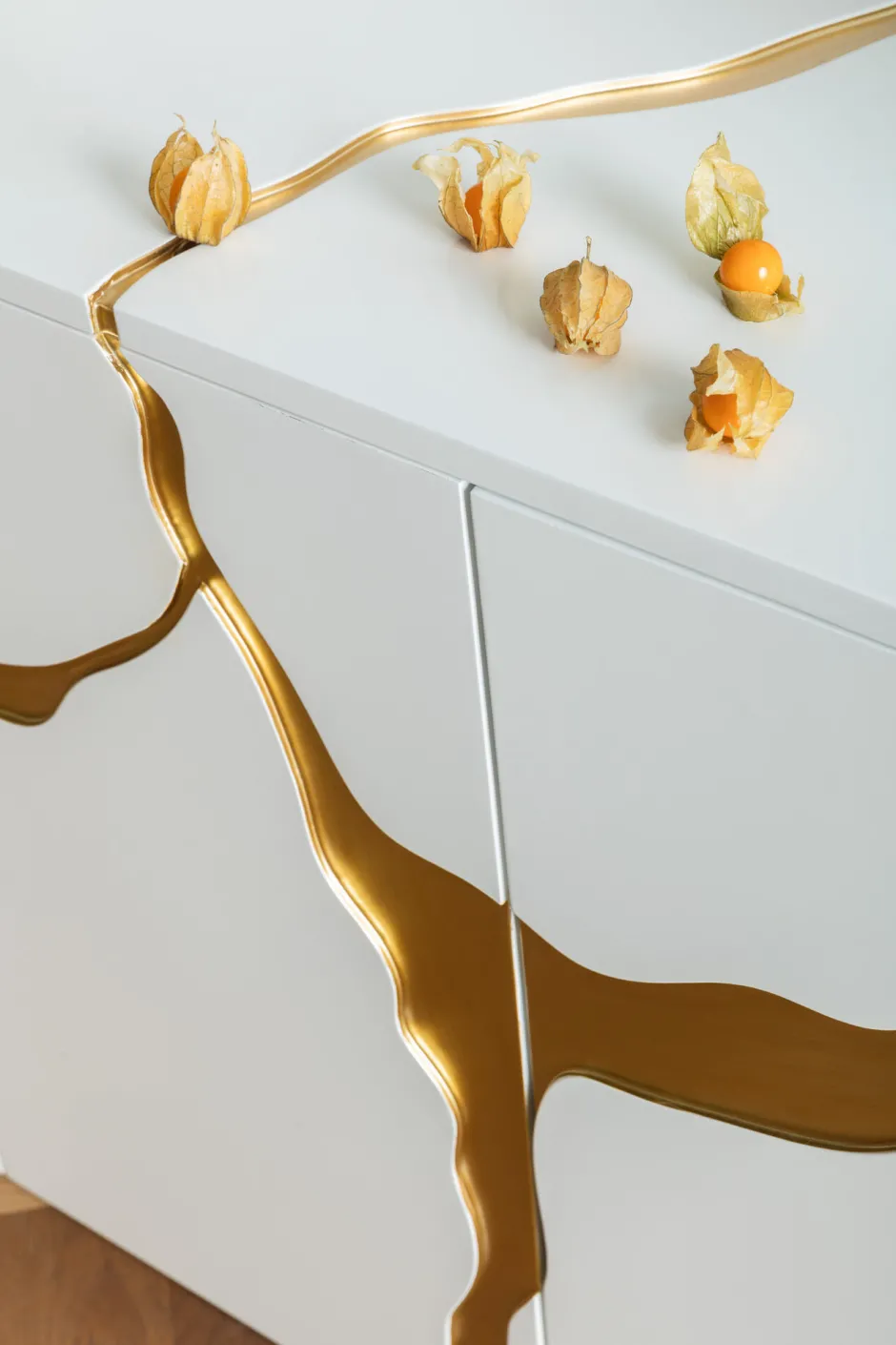 KARE Sideboard Cracked Weiß Gold 165x80cm