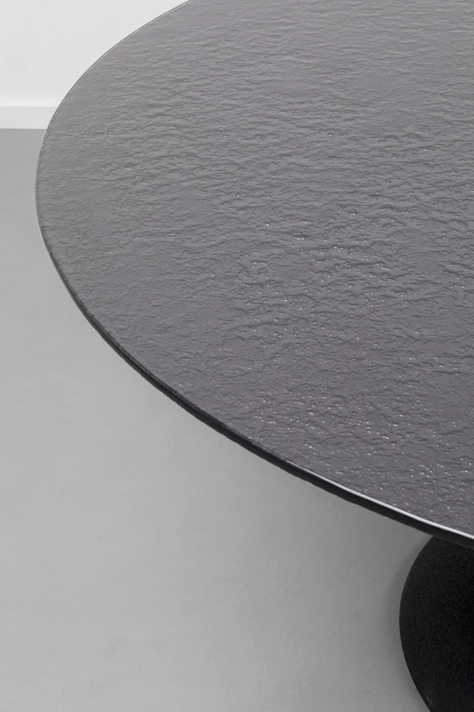 KARE Tisch Grande Possibilita Schwarz Bubble Ø150cm