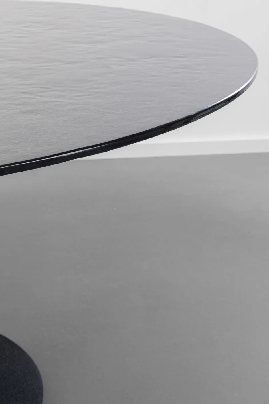 KARE Tisch Grande Possibilita Schwarz Bubble Ø150cm