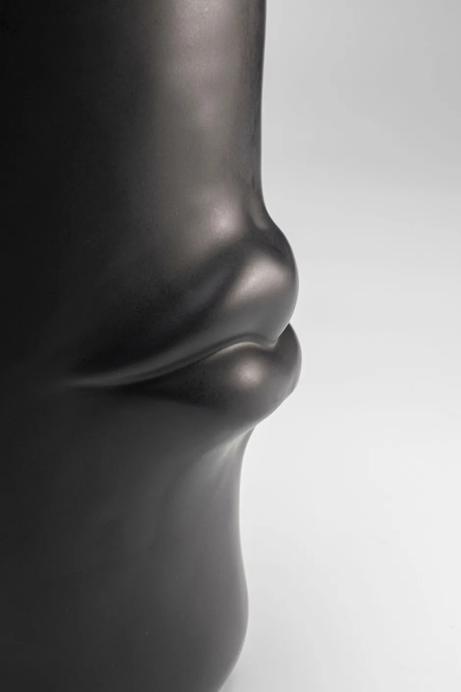 KARE Vase Labbra Schwarz 22cm