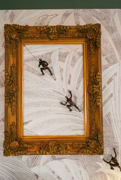 KARE Wandschmuck Climber 14x23cm